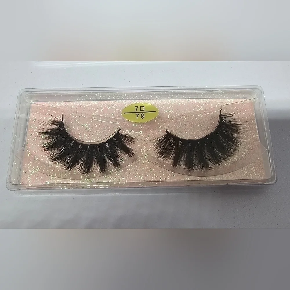 5 pairs of false eyelashes. 7D Faux Mink w/ innovative lashes application tool